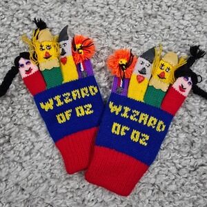 Vintage Wizard of OZ‎ Kids Gloves Finger Puppets Knit 80s